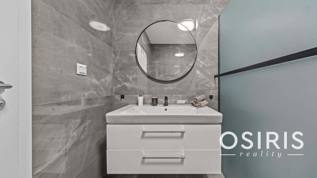 Klimatizovaný 4i rodinný dom s bazénom, 2x parkovanie na pozemku, novostavba 2023