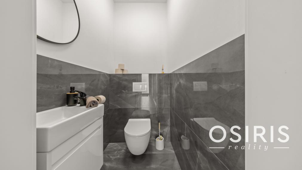 Klimatizovaný 4i rodinný dom s bazénom, 2x parkovanie na pozemku, novostavba 2023