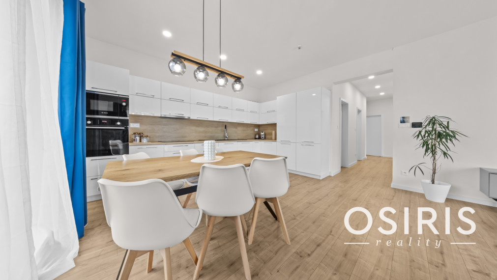 Klimatizovaný 4i rodinný dom s bazénom, 2x parkovanie na pozemku, novostavba 2023