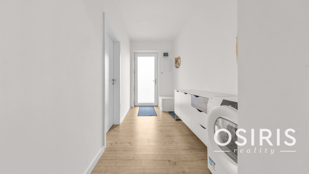 Klimatizovaný 4i rodinný dom s bazénom, 2x parkovanie na pozemku, novostavba 2023