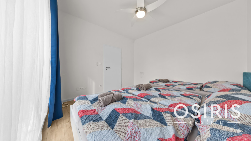 Klimatizovaný 4i rodinný dom s bazénom, 2x parkovanie na pozemku, novostavba 2023