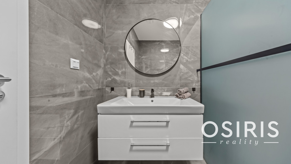 Klimatizovaný 4i rodinný dom s bazénom, 2x parkovanie na pozemku, novostavba 2023