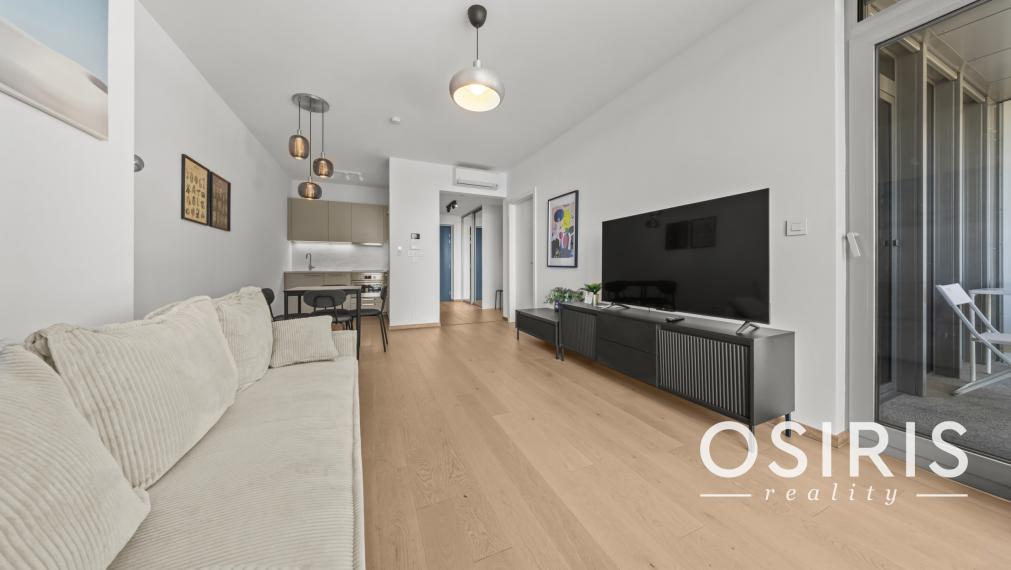 Klimatizovaný 2 izbový byt s terasou v Eurovea Tower, 1x parkovanie