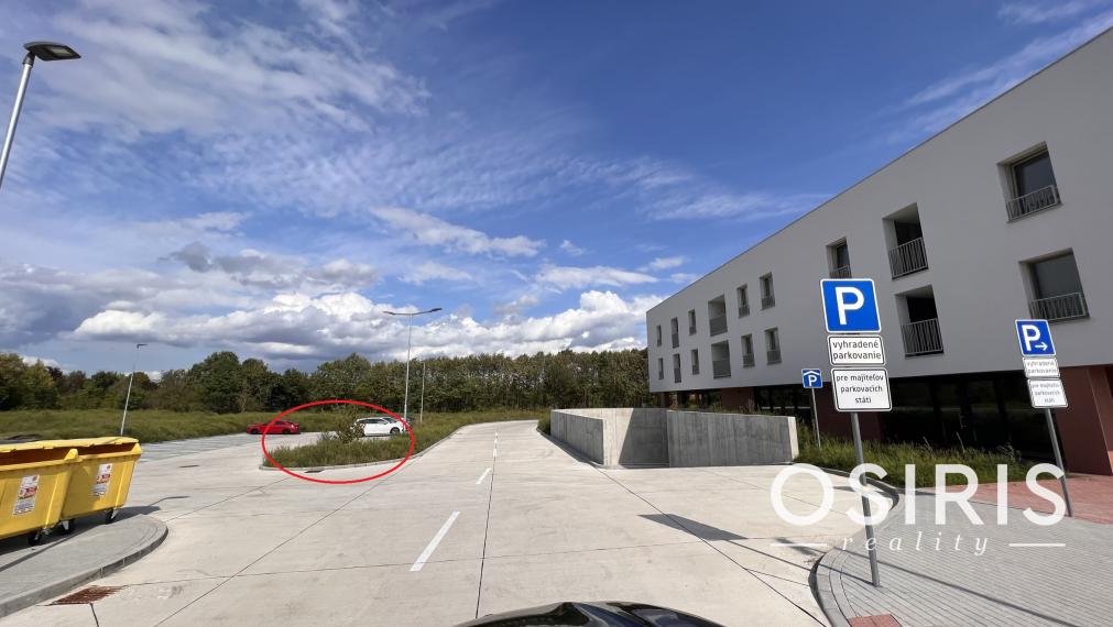 Prenájom vonkajšieho parkovacieho státia Moruše, Ivanská cesta 36