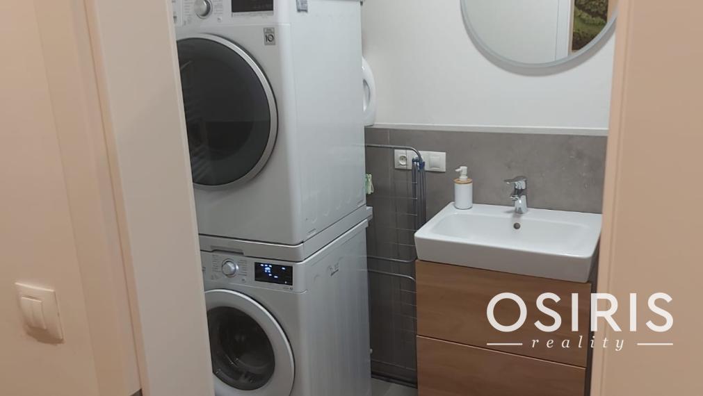 Na prenájom klimatizovaný 3i byt s balkónom, parkovanie