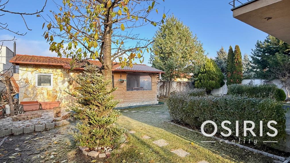 Klasický, 5 izbový rodinný dom vo výbornej lokalite