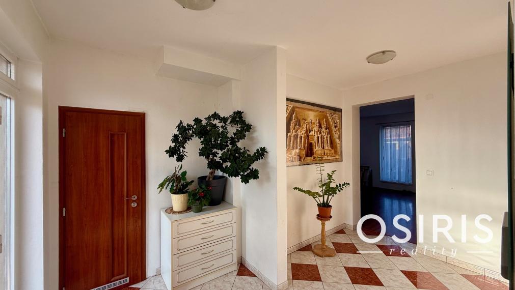 Klasický, 5 izbový rodinný dom vo výbornej lokalite