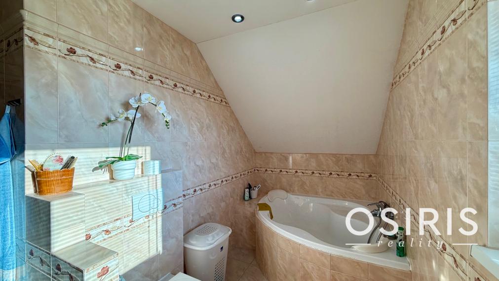 Klasický, 5 izbový rodinný dom vo výbornej lokalite