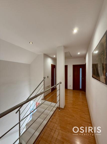 Klasický, 5 izbový rodinný dom vo výbornej lokalite