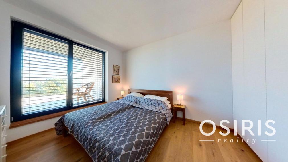 2i byt zariadený dizajnérom, s priestrannou terasou, novostavba 2019, Koliba