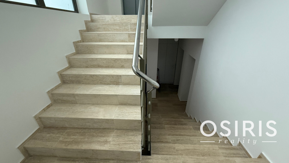 Nadštandardný klimatizovaný 5i byt 160 m2 + záhrada 100 m2, Holubyho ul.