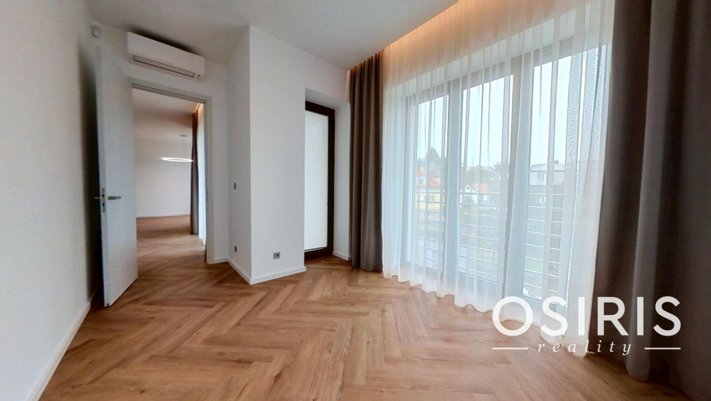 Nadštandardný klimatizovaný 5i byt 160 m2 + záhrada 100 m2, Holubyho ul.