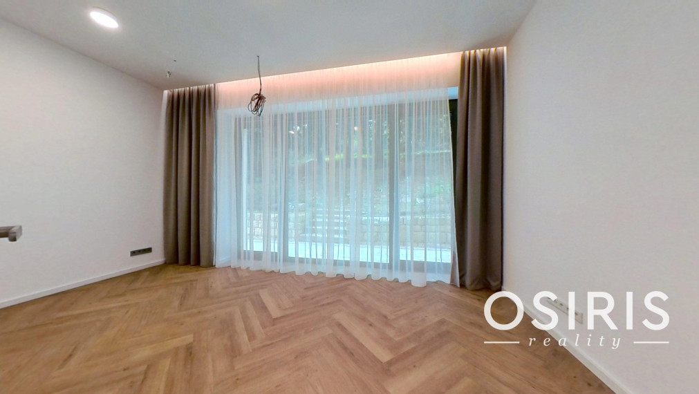 Nadštandardný klimatizovaný 5i byt 160 m2 + záhrada 100 m2, Holubyho ul.