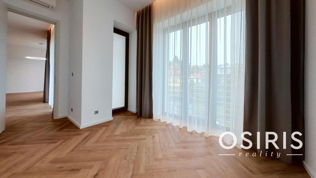 Nadštandardný klimatizovaný 5i byt 160 m2 + záhrada 100 m2, Holubyho ul.