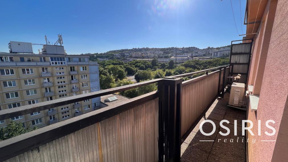 Na prenájom Klimatizovaný 2i byt s balkónom, Piešťanská ul.