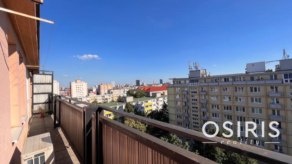 Na prenájom Klimatizovaný 2i byt s balkónom, Piešťanská ul.