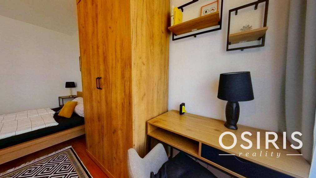 Na prenájom klimatizovaný 2i byt s balkónom, Ružinov, parkovanie