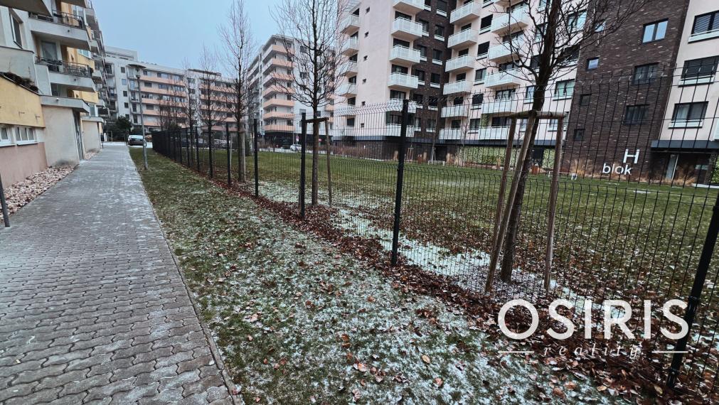 Na prenájom klimatizovaný 2i byt s balkónom, Ružinov, parkovanie