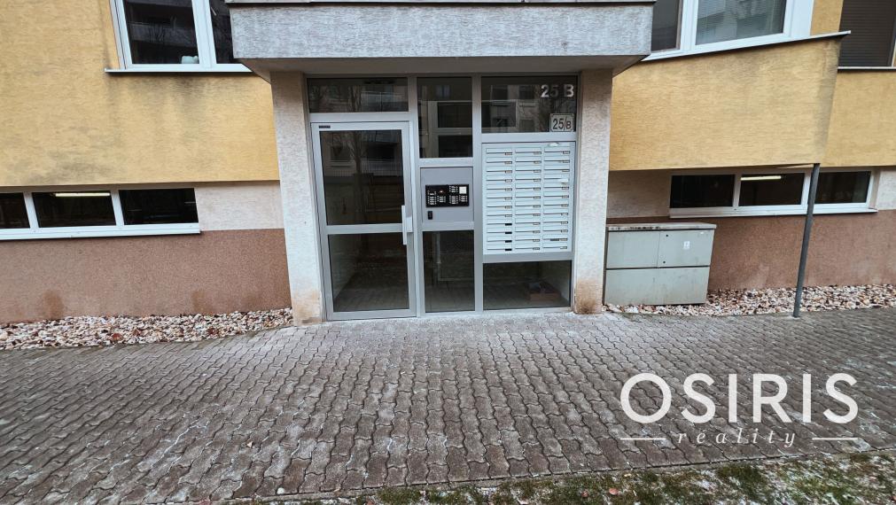 Na prenájom klimatizovaný 2i byt s balkónom, Ružinov, parkovanie