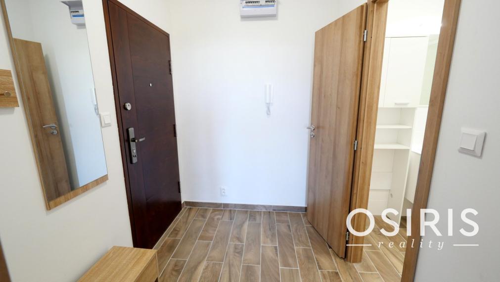 Zrekonštruovaná garsónka, začiatok Petržalky, Jungmanova ul.