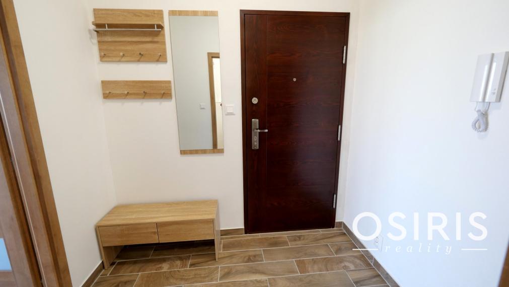 Zrekonštruovaná garsónka, začiatok Petržalky, Jungmanova ul.