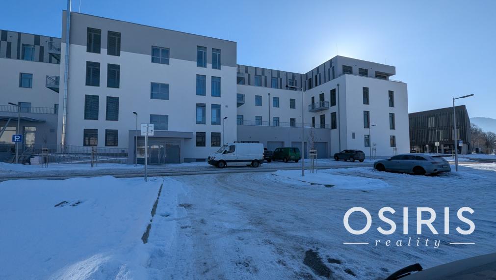 Zariadený 1i byt s terasou a predzáhradkou vo vyhľadávanej lokalite, Nálepkova ul. Lipt. Mikuláš - Tri Háje