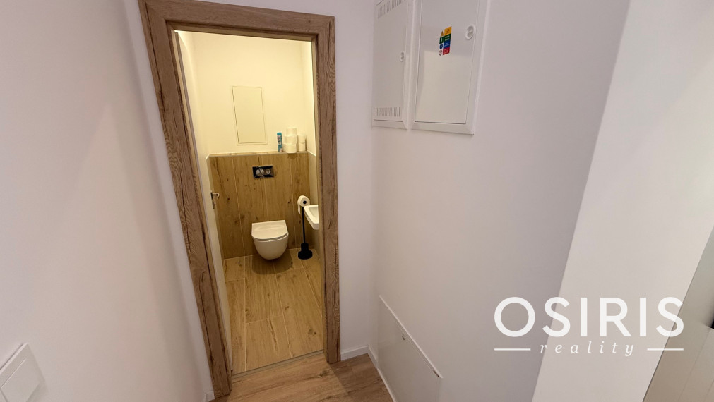 Zariadený 1i byt s terasou a predzáhradkou vo vyhľadávanej lokalite, Nálepkova ul. Lipt. Mikuláš - Tri Háje