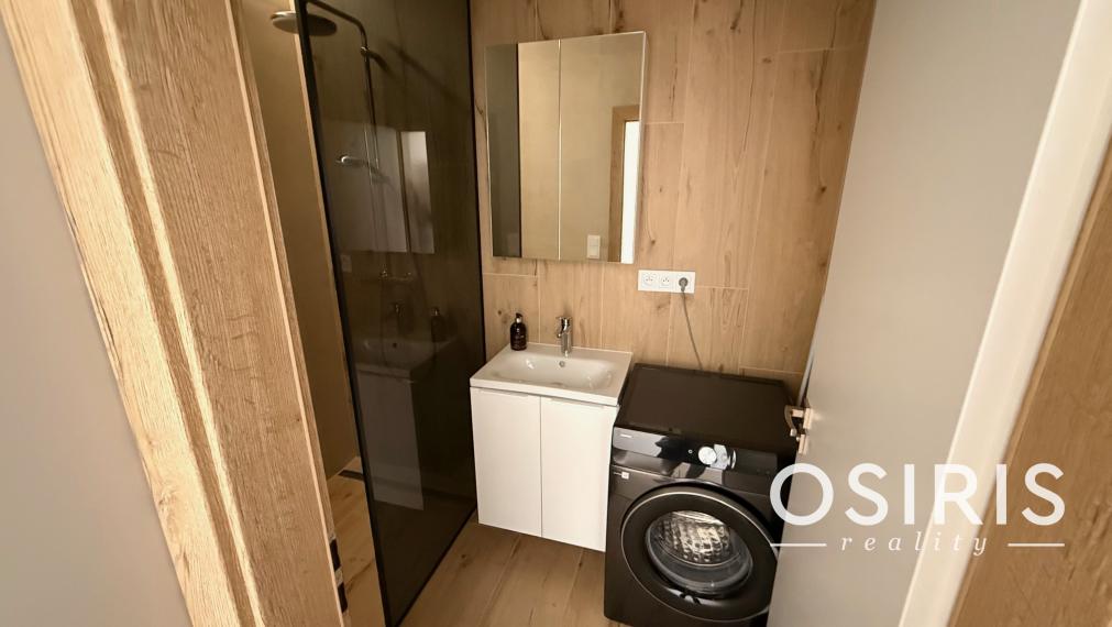 Zariadený 1i byt s terasou a predzáhradkou vo vyhľadávanej lokalite, Nálepkova ul. Lipt. Mikuláš - Tri Háje