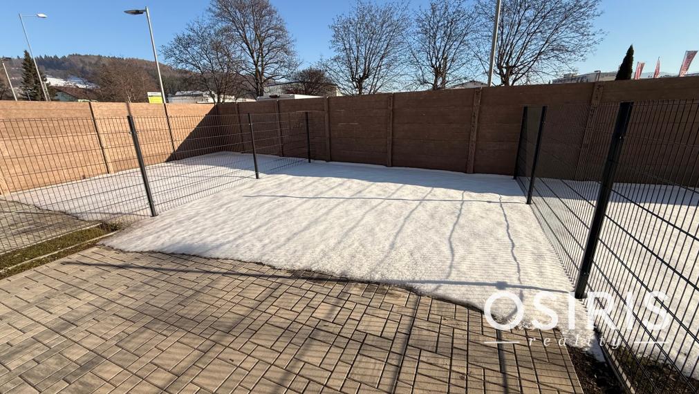 Zariadený 1i byt s terasou a predzáhradkou vo vyhľadávanej lokalite, Nálepkova ul. Lipt. Mikuláš - Tri Háje