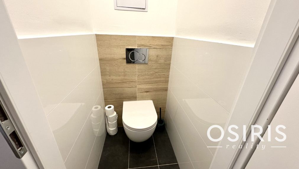 Práve zrekonštruovaný 1 i byt v obľúbenej lokalite, Tilgnerova ulica, Bratislava - Karlova Ves