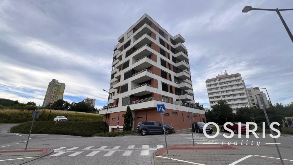 Klimatizovaný 2i byt s balkónom, novostavba 2019, parkovacie miesto