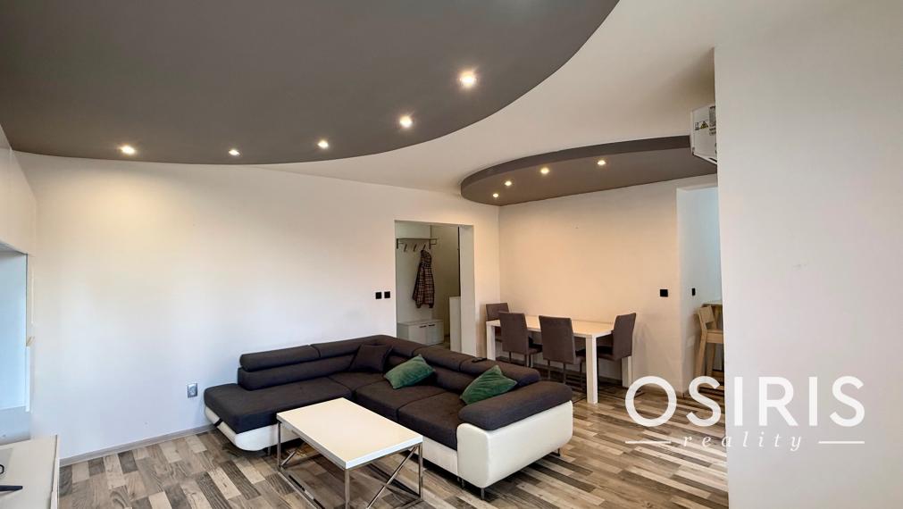 Veľký, kompletne zariadený 3 izbový byt s garážovým miestom