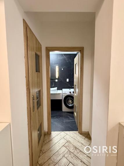 Veľký, kompletne zariadený 3 izbový byt s garážovým miestom