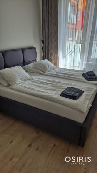 Na prenájom klimatizovaný 2i byt s balkónom, parkovanie, Lužná