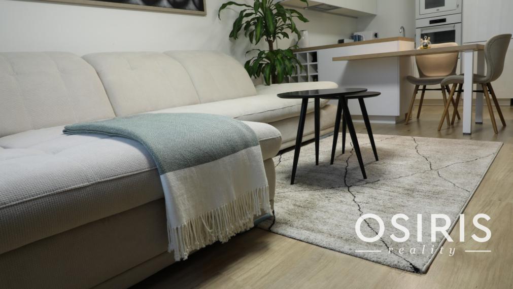 Na prenájom klimatizovaný 2i byt s balkónom, parkovanie, Lužná