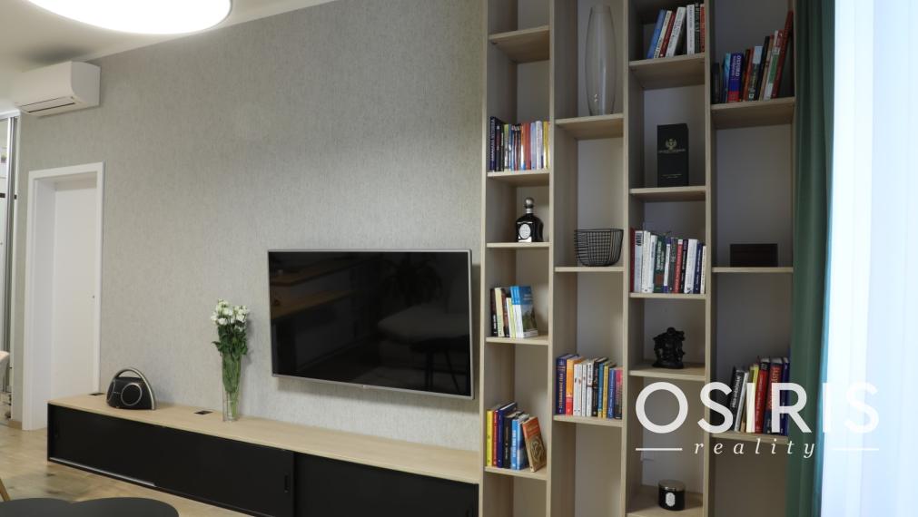 Na prenájom klimatizovaný 2i byt s balkónom, parkovanie, Lužná