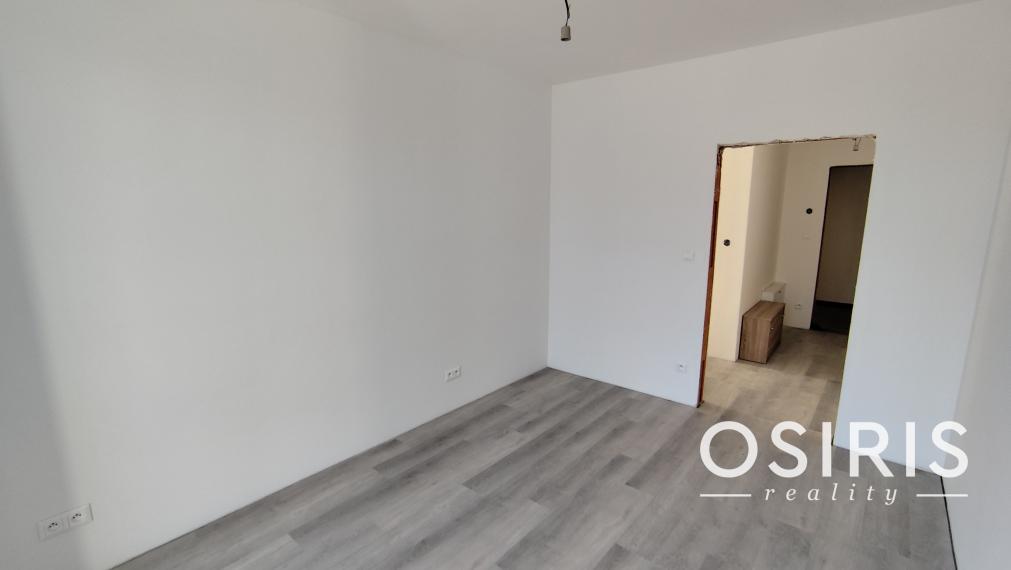 Klimatizovaný 3i byt v novostavbe z r. 2026, terasa 24 m2, 1 x parkovanie