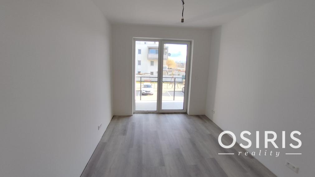 Klimatizovaný 3i byt v novostavbe z r. 2026, terasa 24 m2, 1 x parkovanie