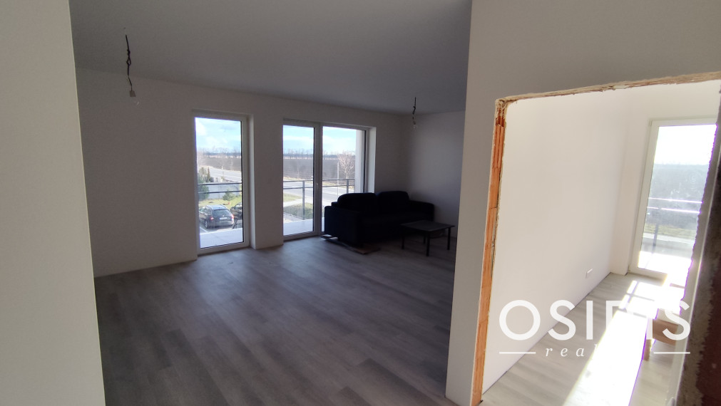 Klimatizovaný 3i byt v novostavbe z r. 2026, terasa 24 m2, 1 x parkovanie