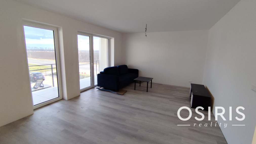 Klimatizovaný 3i byt v novostavbe z r. 2026, terasa 24 m2, 1 x parkovanie