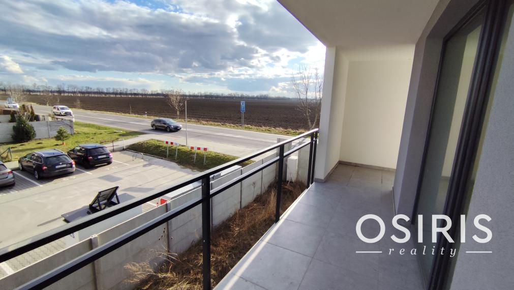 Klimatizovaný 3i byt v novostavbe z r. 2026, terasa 24 m2, 1 x parkovanie