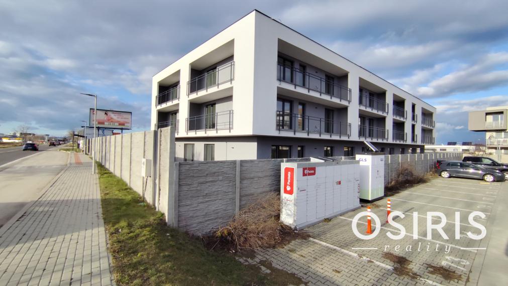 Klimatizovaný 3i byt v novostavbe z r. 2026, terasa 24 m2, 1 x parkovanie