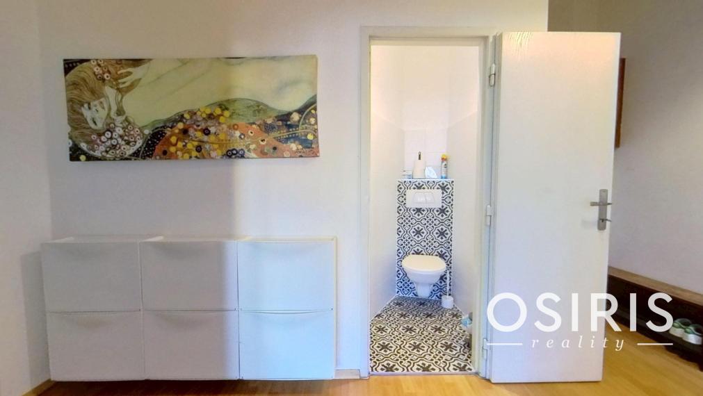 Klimatizovaný 4-izbový byt, v úplnom centre mesta, Laurinská ul.