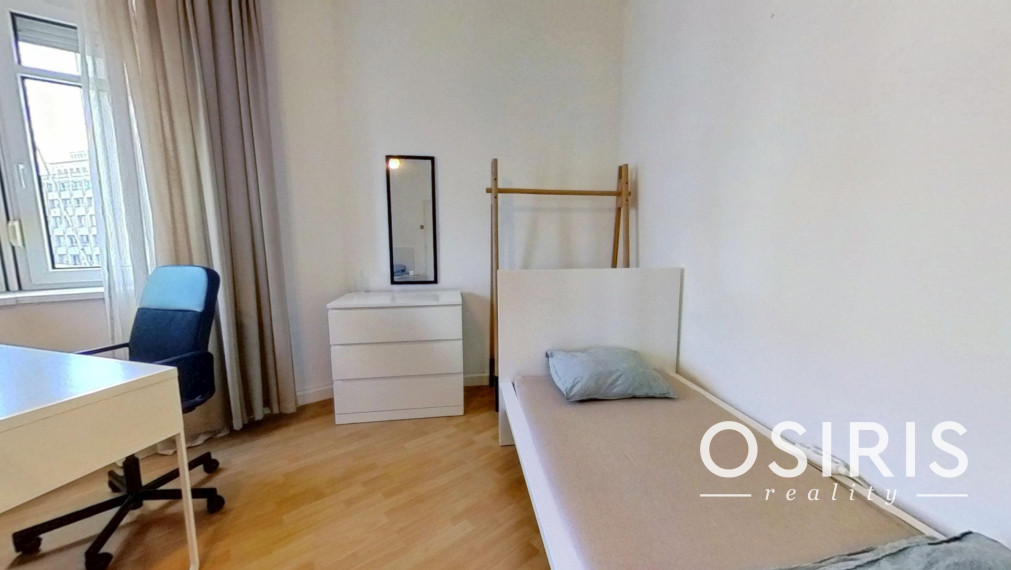 Klimatizovaný 4-izbový byt, v úplnom centre mesta, Laurinská ul.