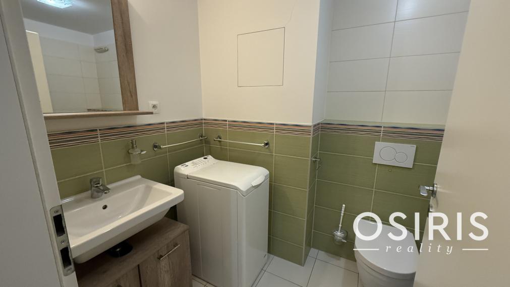 Klimatizovaný 1.5-izbový byt, parkovacie miesto, novostavba