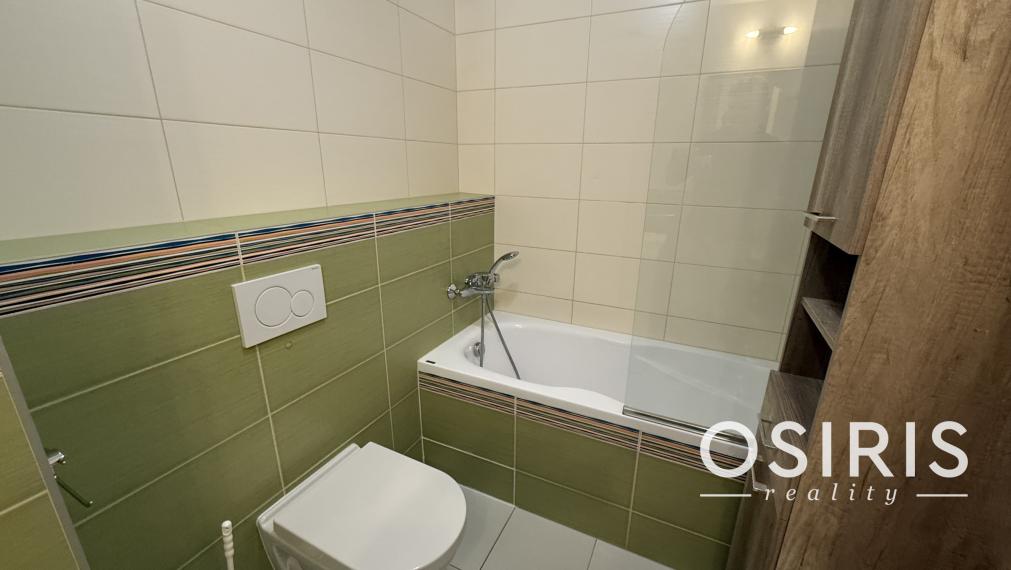 Klimatizovaný 1.5-izbový byt, parkovacie miesto, novostavba