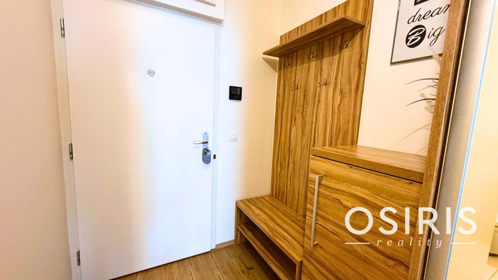 Klimatizovaný 1.5-izbový byt, parkovacie miesto, novostavba