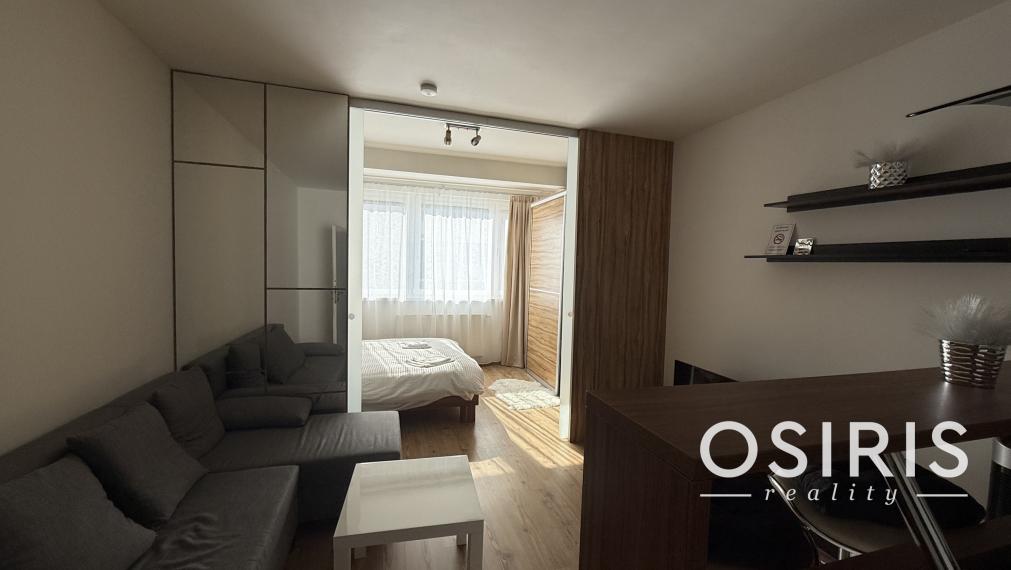 Klimatizovaný 1.5-izbový byt, parkovacie miesto, novostavba