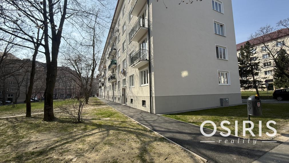 Priestranný 4 izbový byt, po kompletnej rekonštrukcii z r. 2026, Americká ul.