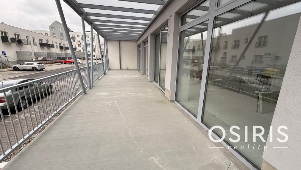 Obchodný priestor v novom skolaudovanom projekte Tri Háje – 117 m² + terasa 50 m²